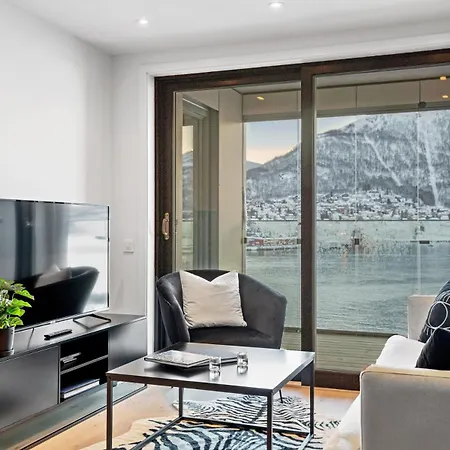 Arctic Panorama Apartment *